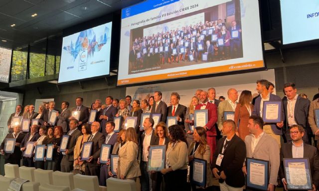 Formación Universitaria recibe el reconocimiento empresarial CIEGE 2024 por su excelencia en la gestión empresarial - 1, Foto 1