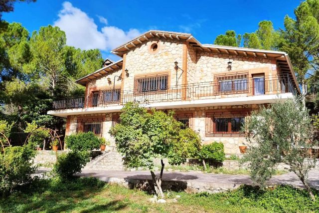 Casa Villa El Paraíso patrocina la San Silvestre de Escariche 2024 - 1, Foto 1