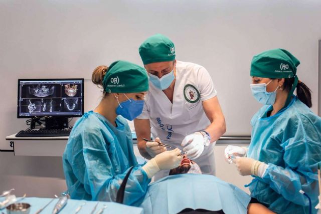 PgO UCAM ofrece formación especializada en cirugía bucal - 1, Foto 1