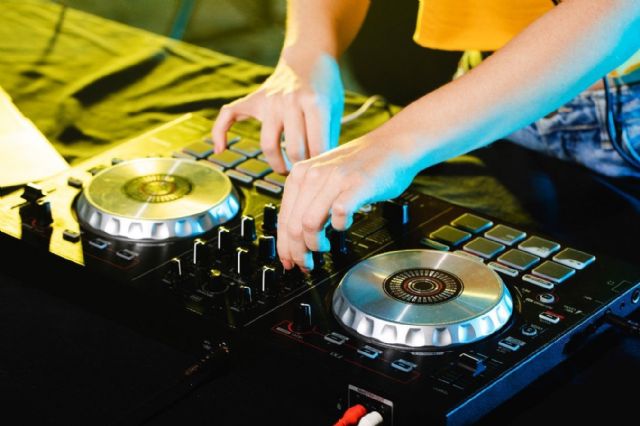 PRIXMAPRO ofrece consejos para elegir el DJ perfecto para cualquier evento - 1, Foto 1