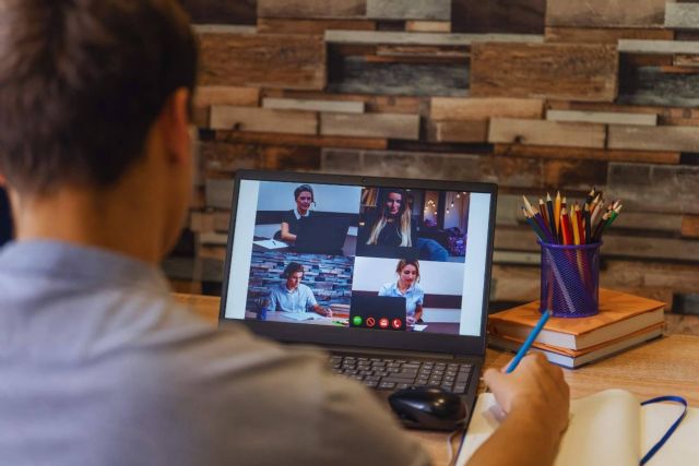 Características de la educación a distancia como nueva forma de aprendizaje - 1, Foto 1