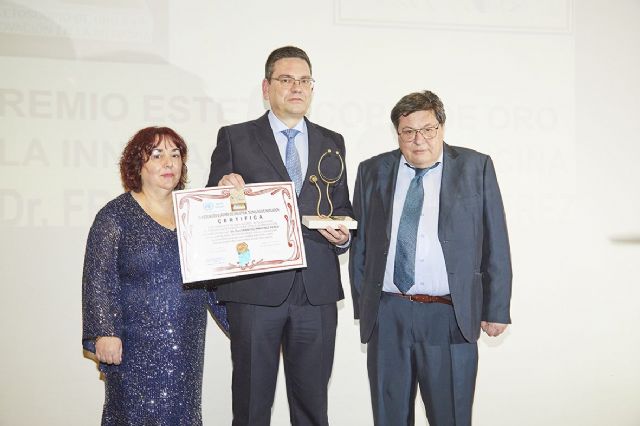 El Doctor Francisco Martínez Pérez recibe el premio Estetoscopio de Oro a la Innovación en la medicina - 1, Foto 1