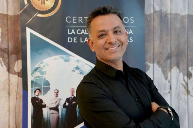 Aicad Business School otorgó 1,329 becas a estudiantes ecuatorianos a través de la SENESCYT en 2024 para impulsar carreras de última generación - 1, Foto 1