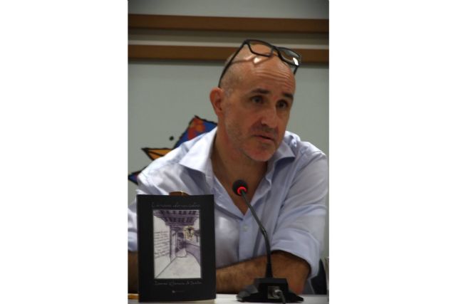 ´Versos dormidos´; Dos décadas de poesía que capturan el pulso de la vida - 1, Foto 1