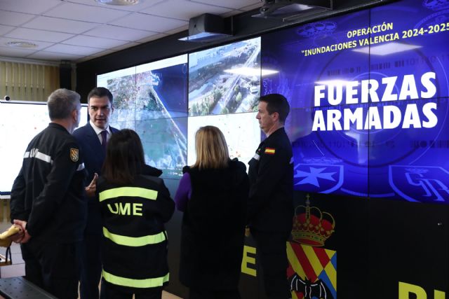 El presidente visita en Valencia a las unidades del Ejército que colaboran en la ayuda y reconstrucción de municipios afectados por la DANA - 1, Foto 1