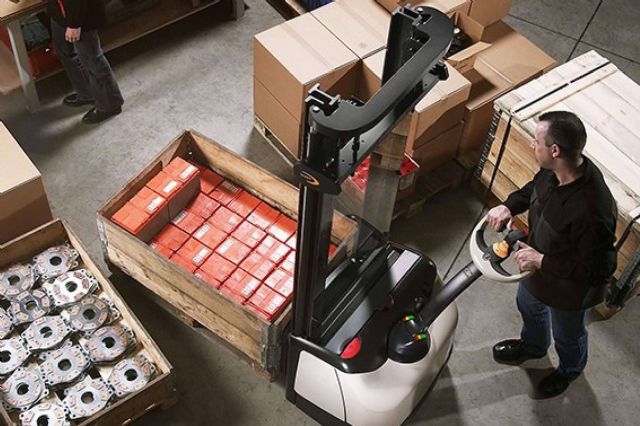 Llorsa ofrece apiladores en alquiler para mejorar la logística en proyectos industriales - 1, Foto 1