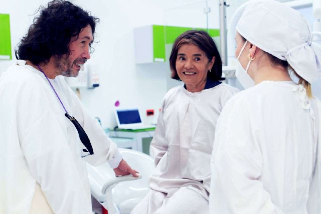 Odontología de Marlon Becerra le cambia la vida a las personas con su tratamiento top de carillas dentales - 1, Foto 1