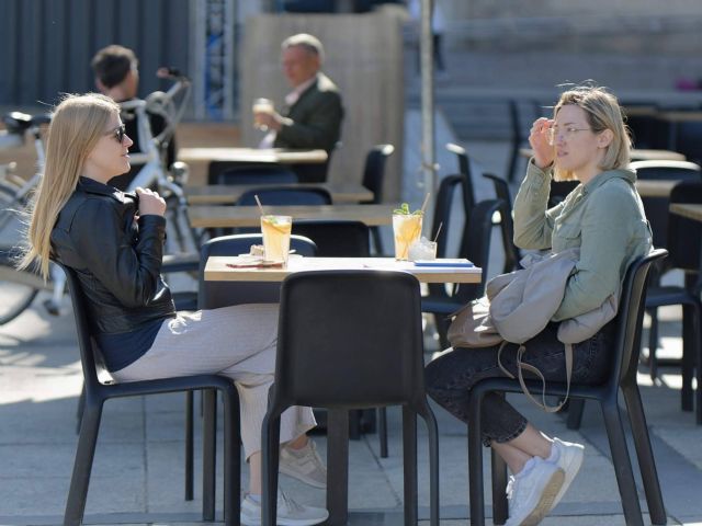 Disfrutar de una cena o un aperitivo en una terraza en Málaga - 1, Foto 1
