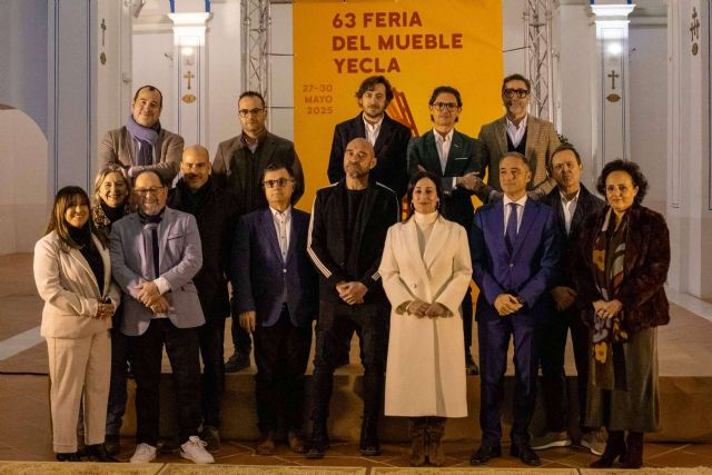 Lidó Rico utiliza simbólicamente ´los malabarismos y el esfuerzo empresarial´ de las familias del mueble - 1, Foto 1