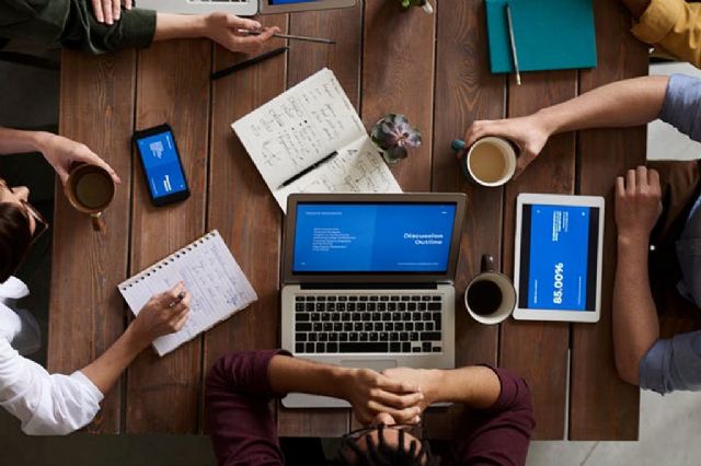 Las horas efectivas trabajadas aumentan un 11,3% en el tercer trimestre de 2024 desde niveles previos a la pandemia - 1, Foto 1