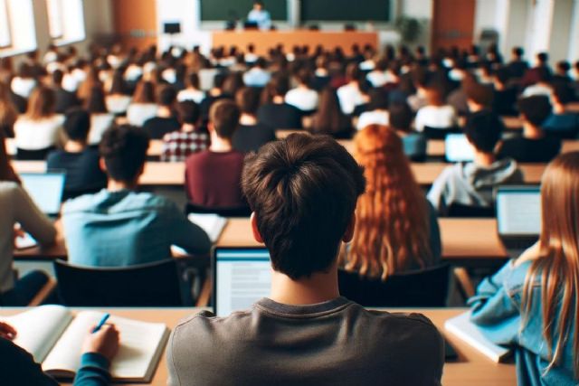 El precio de las titulaciones de grado en las universidades públicas en el curso 2024-25 es el más bajo de la serie histórica - 1, Foto 1