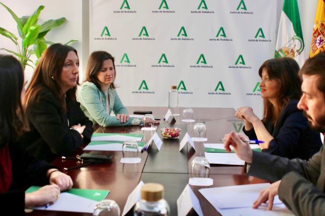 Rego pide compromiso político para abordar la pobreza infantil y la acogida de niñas y niños - 1, Foto 1