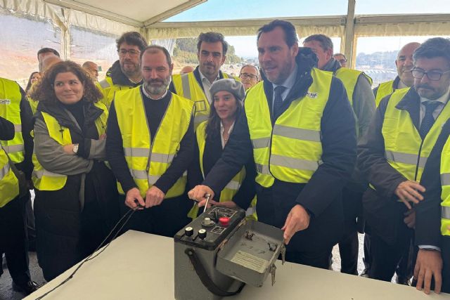 Puente destaca que la futura conexión ferroviaria del Puerto Exterior de A Coruña impulsará su actividad nacional e internacional - 1, Foto 1