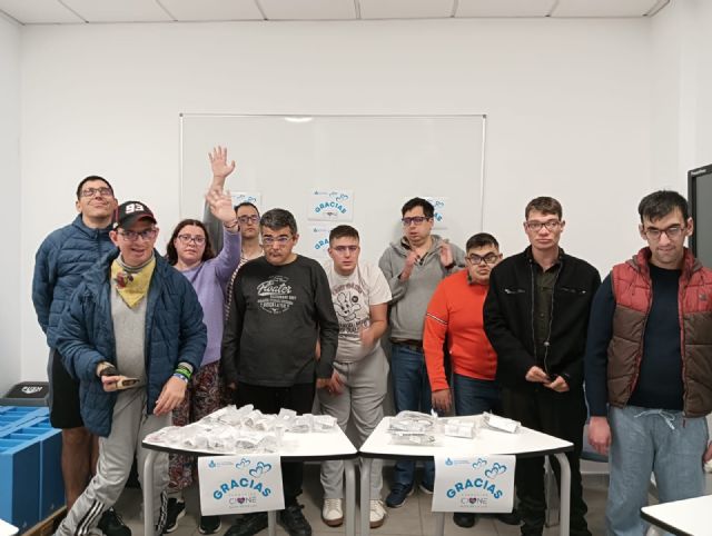 Los residentes con Discapacidad de San Juan de Dios Tenerife reciben sus gafas graduadas gracias al proyecto ´Ver para Crecer´ - 1, Foto 1