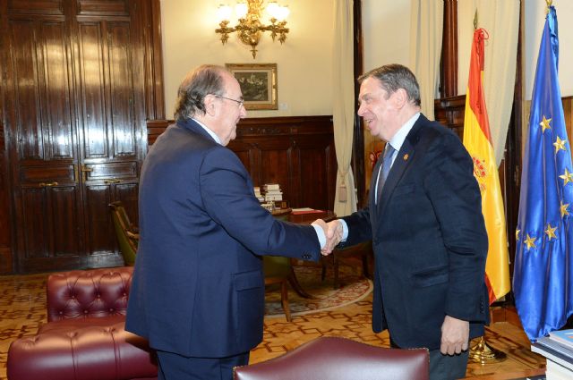 El ministro Planas y el presidente de SAECA analizan el importante aumento de los avales para empresas y profesionales del sector agrario - 1, Foto 1