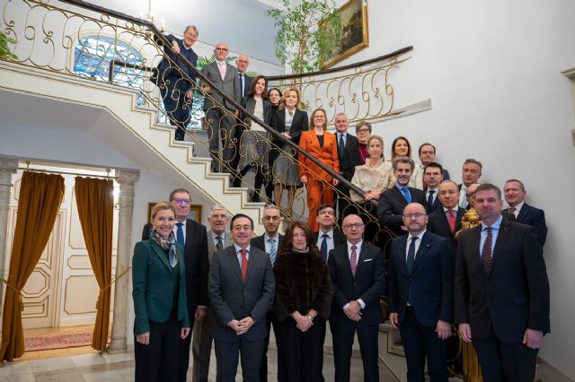 Albares se reúne con los embajadores de la UE en España para analizar los retos de la Presidencia polaca - 1, Foto 1