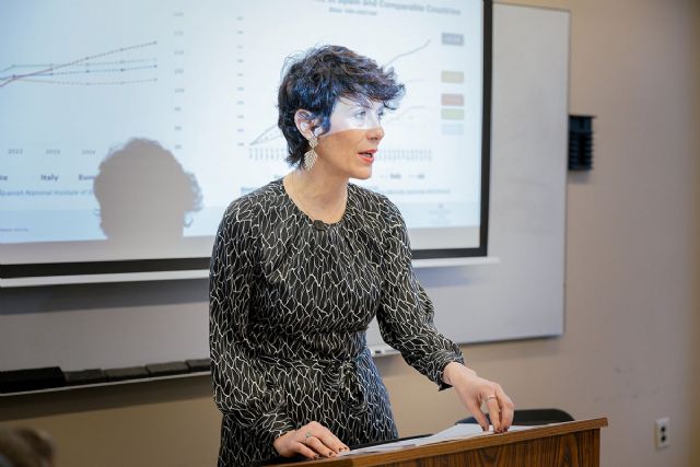 Elma Saiz ofrece una conferencia en la Universidad de Columbia sobre el modelo migratorio español y su impacto en el crecimiento económico - 1, Foto 1