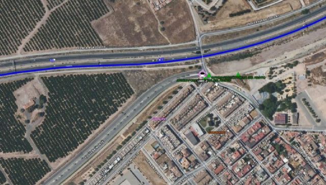 Servicios de emergencia han intervenido esta tarde en un accidente de tráfico con tres personas heridas, ocurrido en la Costera Norte de Guadalupe, Murcia - 1, Foto 1