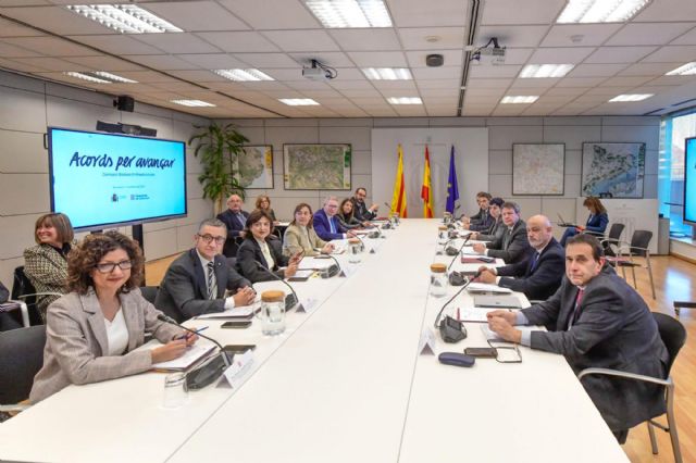Transportes y la Generalitat acuerdan crear la nueva empresa Rodalies de Catalunya - 1, Foto 1