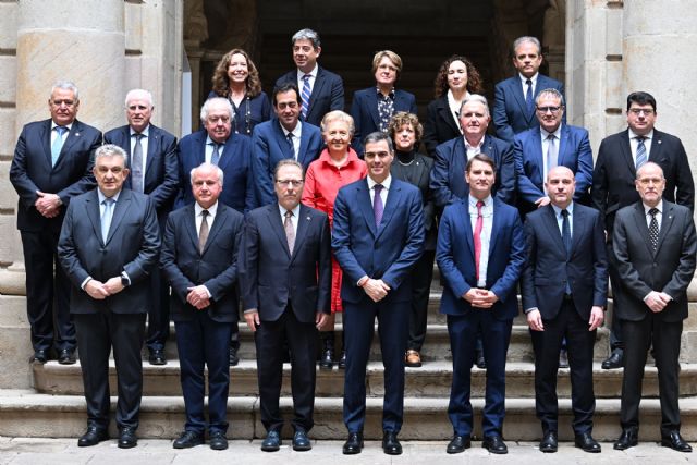 Pedro Sánchez subraya los buenos resultados económicos y la eficacia de las políticas públicas del Gobierno y la Generalitat - 1, Foto 1