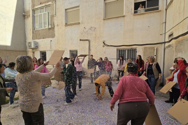 Mula impulsa el bienestar emocional a través de un taller intergeneracional sobre la expresión de emociones - 1, Foto 1