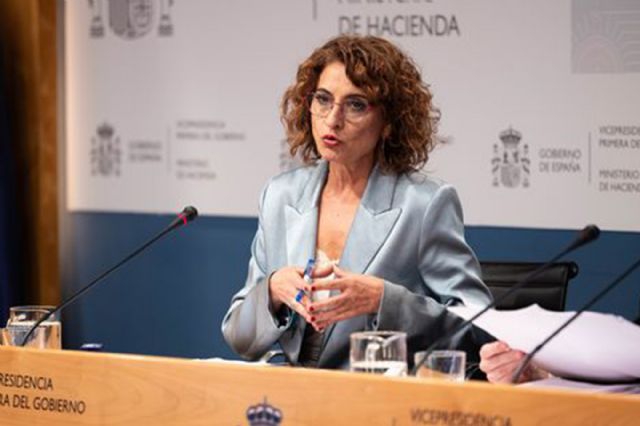La ministra de Hacienda anuncia que el Estado condonará 83.252 millones de euros de deuda a las Comunidades Autónomas - 1, Foto 1