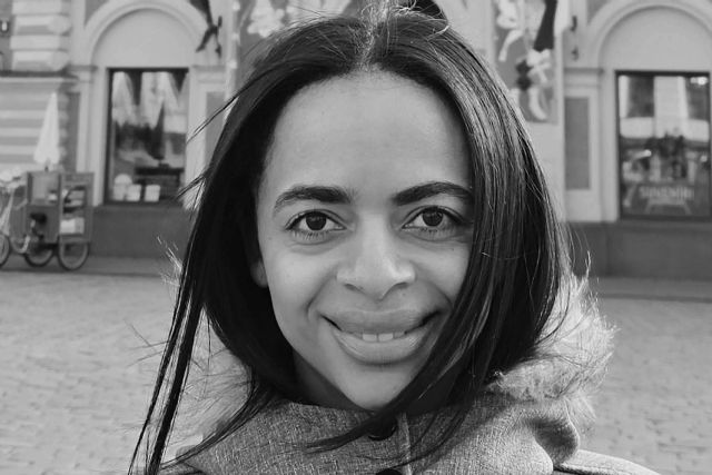 ´Bajo el cielo de dos ciudades´; la aclamada primera novela de Emilia K - 1, Foto 1