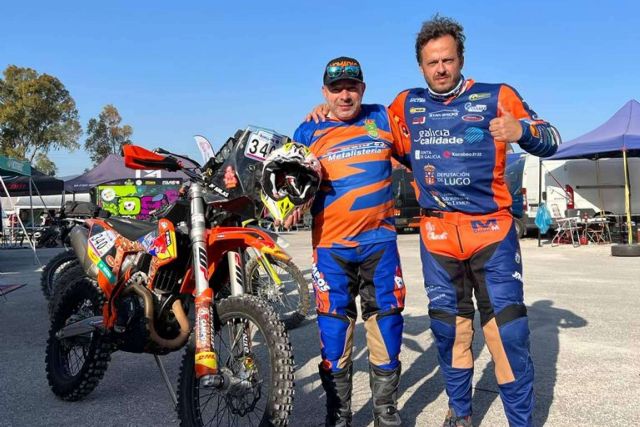 ADHESIVOSEMBARRADOS convierte la ropa de motocross en un símbolo de identidad personalizada - 1, Foto 1