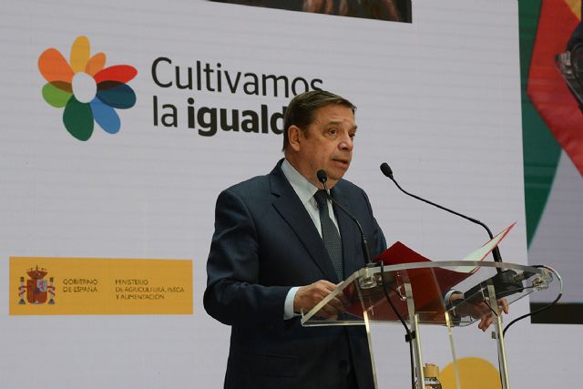 Luis Planas: Nuestra prioridad es reforzar el papel de la mujer en el medio rural - 1, Foto 1