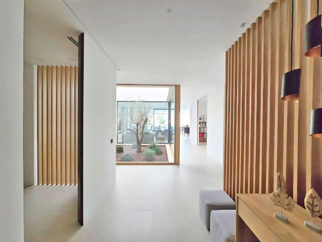 Los separadores de ambientes verticales, el must-have del interiorismo en 2025 - 1, Foto 1