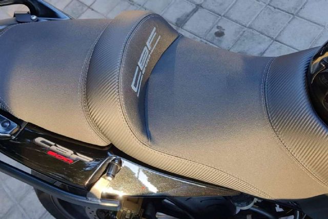 Tapizar asiento de moto con JM-FUNDAS; personalización y ergonomía a medida - 1, Foto 1