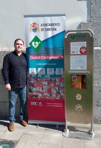 Santoña refuerza su compromiso con la cardioprotección instalando un desfibrilador en la vía pública - 1, Foto 1
