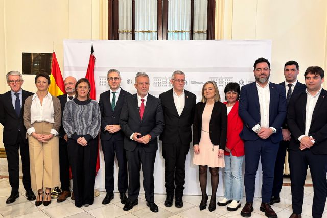 El Gobierno de España y Navarra sellan el traspaso de la competencia plena de tráfico a la Comunidad Foral - 1, Foto 1