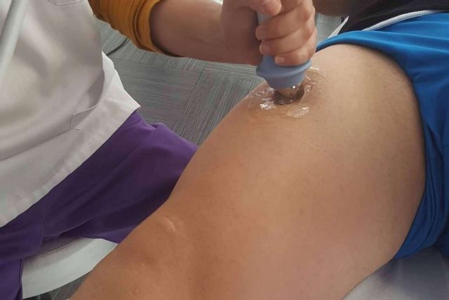 Especialistas de Policlínica Gama destacan cómo una rehabilitación postquirúrgica temprana mejora la recuperación en lesiones articulares - 1, Foto 1