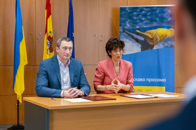La ministra Elma Saiz y el viceprimer ministro ucraniano Oleksiy Chernyshov inauguran la primera Casa de Ucrania en España - 1, Foto 1