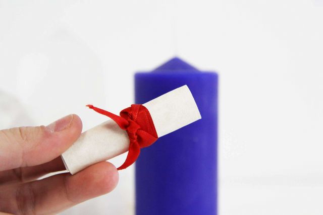 ¿Por qué tantos estudiantes encienden una vela azul antes de estudiar? - 1, Foto 1