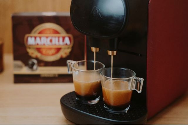 El 56% de los españoles no conoce el nombre de sus vecinos y el 76% nunca ha quedado con ellos - 1, Foto 1