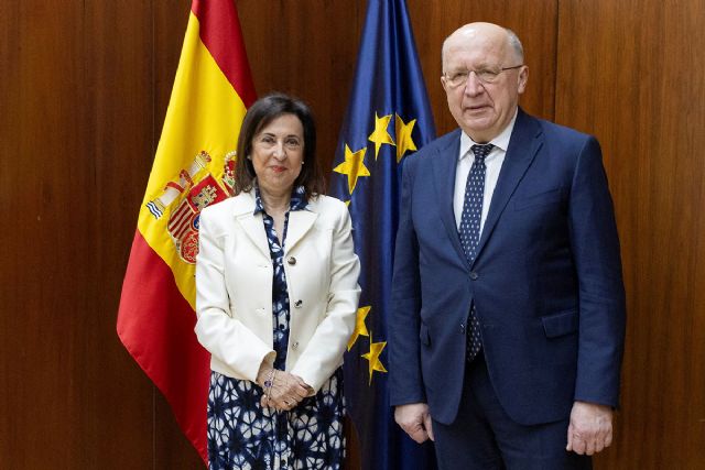 La seguridad y la defensa europea centran el encuentro de Margarita Robles con el comisario europeo de Defensa, Andrius Kubilius - 1, Foto 1