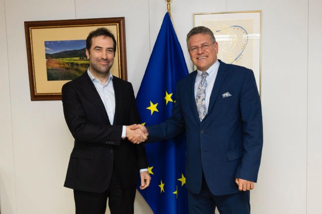El ministro Carlos Cuerpo apela a la unidad de la UE ante el alza de aranceles en el encuentro con el comisario europeo de Comercio - 1, Foto 1