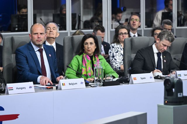 Margarita Robles reitera que España seguirá apoyando a Ucrania el tiempo que sea necesario - 1, Foto 1