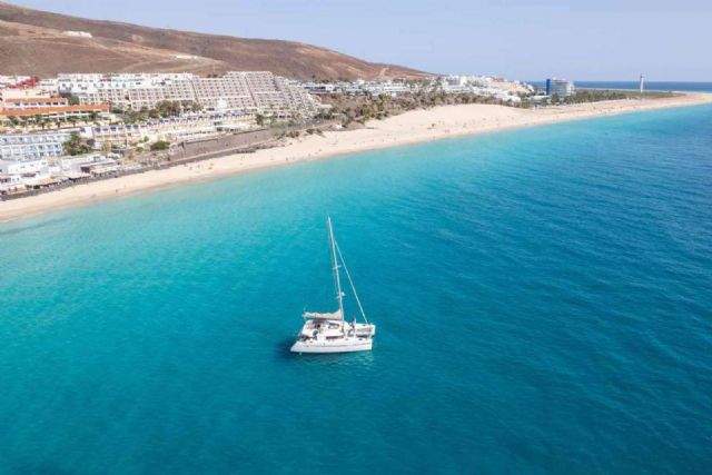 Magic & Sailing apuesta por la sostenibilidad en sus excursiones en catamarán en Fuerteventura - 1, Foto 1