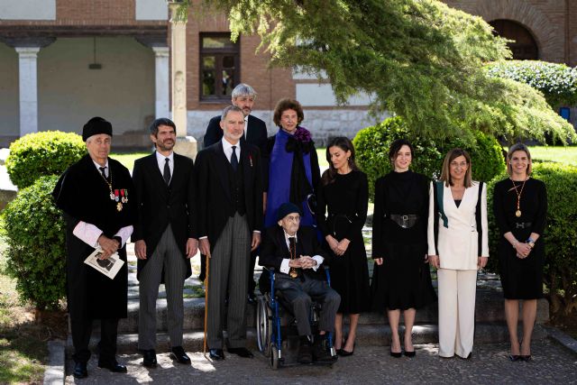 Urtasun asiste junto a los Reyes a la entrega del Premio Cervantes 2024 a Álvaro Pombo - 1, Foto 1