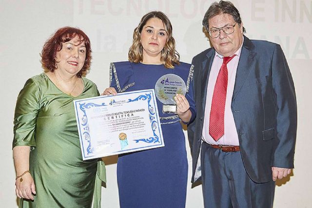 La doctora Nildiana Cedeño recibe el Premio Europeo de Tecnología e Innovación - 1, Foto 1