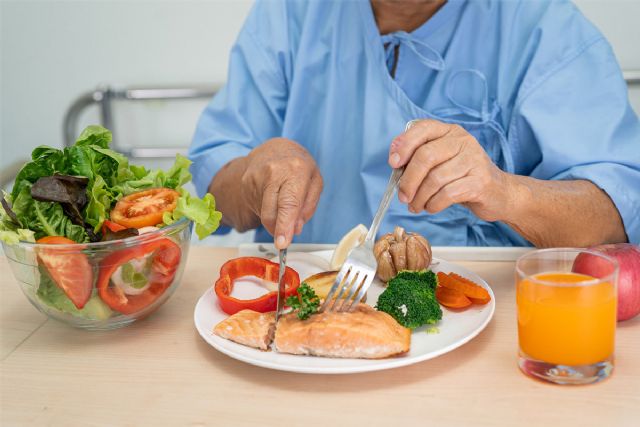 Bustinduy anuncia un real decreto para garantizar una alimentación saludable en hospitales y en residencias de mayores - 1, Foto 1