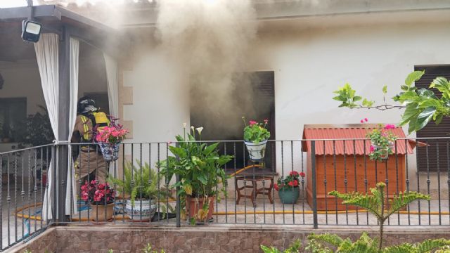Servicios de emergencias intervienen en el incendio de una vivienda en Lorca - 1, Foto 1
