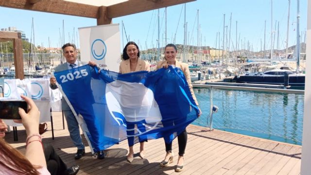 San Javier gana una bandera azul que se suma a las otras tres playas que la mantienen - 1, Foto 1