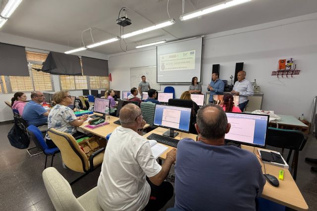 El alcalde de Mula visita a los alumnos del Programa Experiencial Río Mula de formación en albañilería - 1, Foto 1