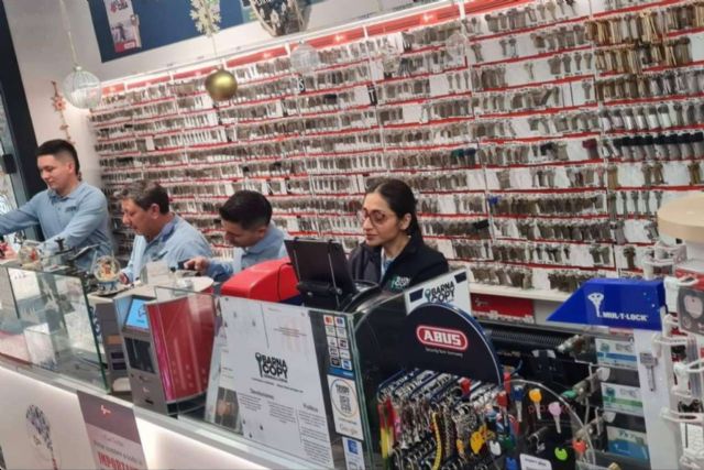 Barnacopy automatiza el proceso de duplicado de mandos de garaje con equipamiento de última generación - 1, Foto 1