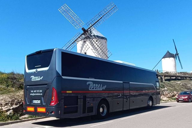 Torres Bus refuerza su oferta de servicios de alquiler autobuses Madrid con flota moderna y atención personalizada - 1, Foto 1