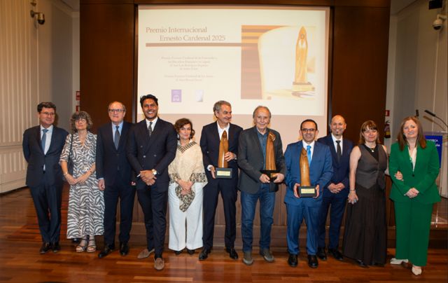 Serrat, Zapatero e Isidro Fainé son los Premios Ernesto Cardenal 2025 - 1, Foto 1